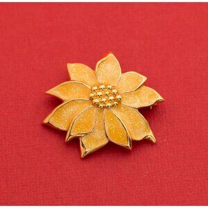 Vintage Victorian Style Gold Tone Flower Floral Brooch By Avon - F5